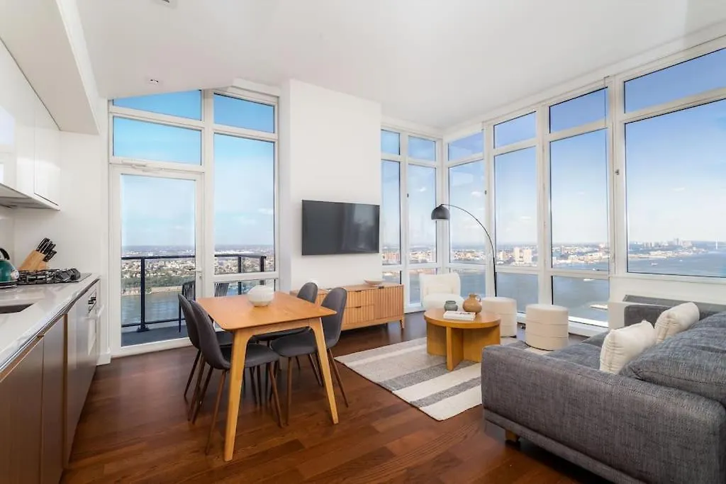 Stunning Apartment By Time Square & Hudson Yards location