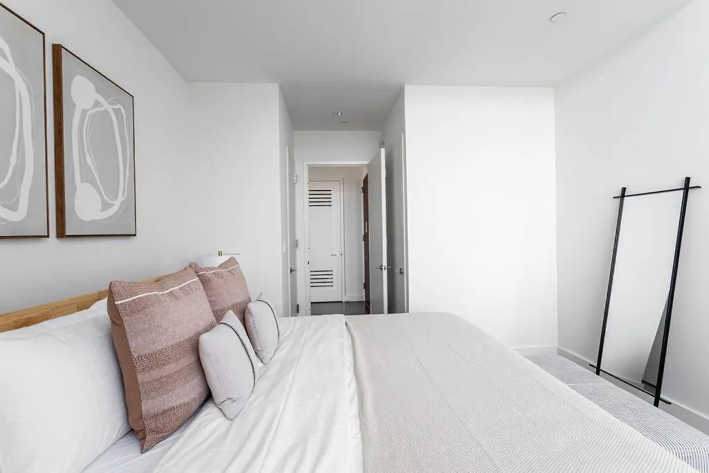 Stunning Apartment By Time Square & Hudson Yards 뉴욕